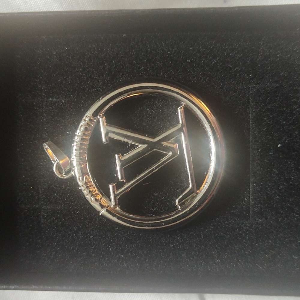 Louis Vuitton Silver Pendant Stamped 925 Sterling Silver 16-in Necklace - Picture 2 of 3